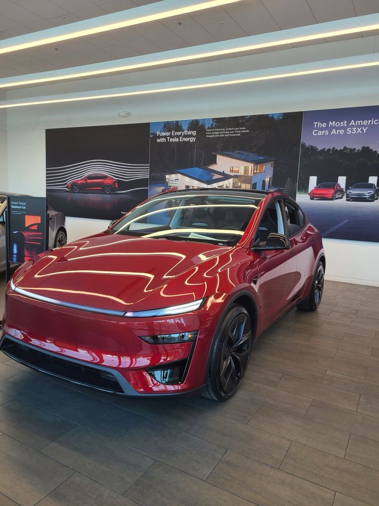 RocketMan4441's tweet photo. 🚨You just won a FREE Tesla!🚨
Now... you get to choose the color e
...
Black •⚫️
Red🔴
Blue (🔵
Comment your pick below see which color wins! https://t.co/LFElCNPjma