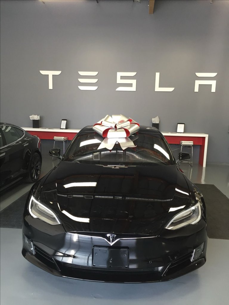 RocketMan4441's tweet photo. 🚨You just won a FREE Tesla!🚨
Now... you get to choose the color e
...
Black •⚫️
Red🔴
Blue (🔵
Comment your pick below see which color wins! https://t.co/LFElCNPjma