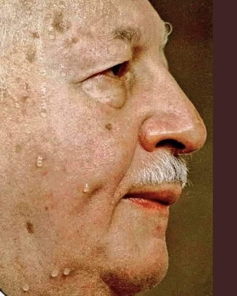 Şubat'ın soğuğunda dökülen teri, bahara kavuşanlar anlamaz.
Rabbim mekânını Cennet eylesin.

#28Şubat
#ŞubatHep28