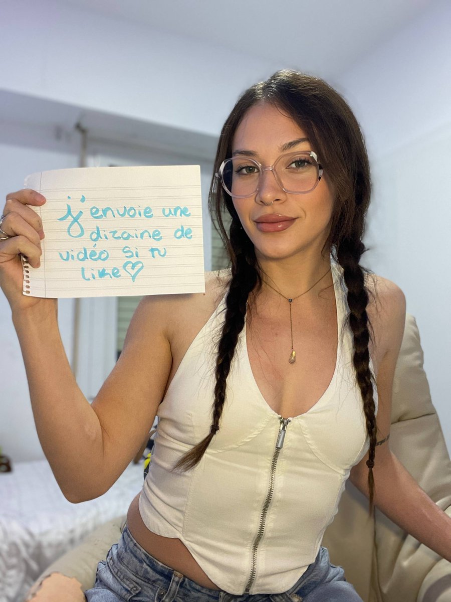 Chloé & Camille tweet media