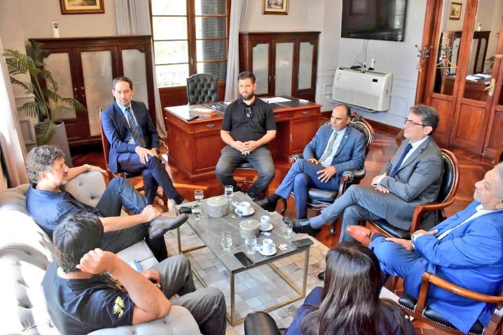 Con el abogado Matías Cremonde compartimos un espacio de diálogo e intercambio de opiniones sobre la reforma laboral, analizamos el impacto en distintos sectores, cómo afecta específicamente los derechos de los trabajadores y el impacto en nuestra provincia.