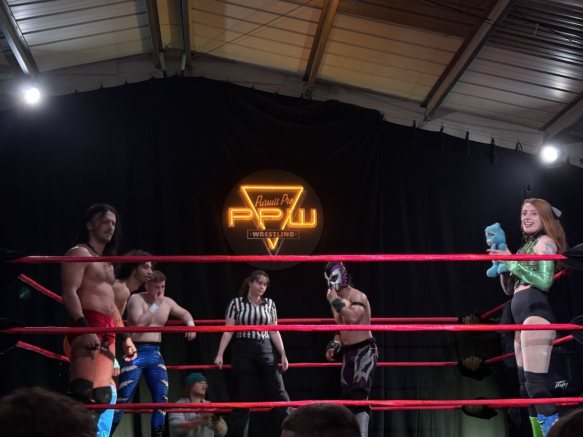 Oliver Drake tweet media