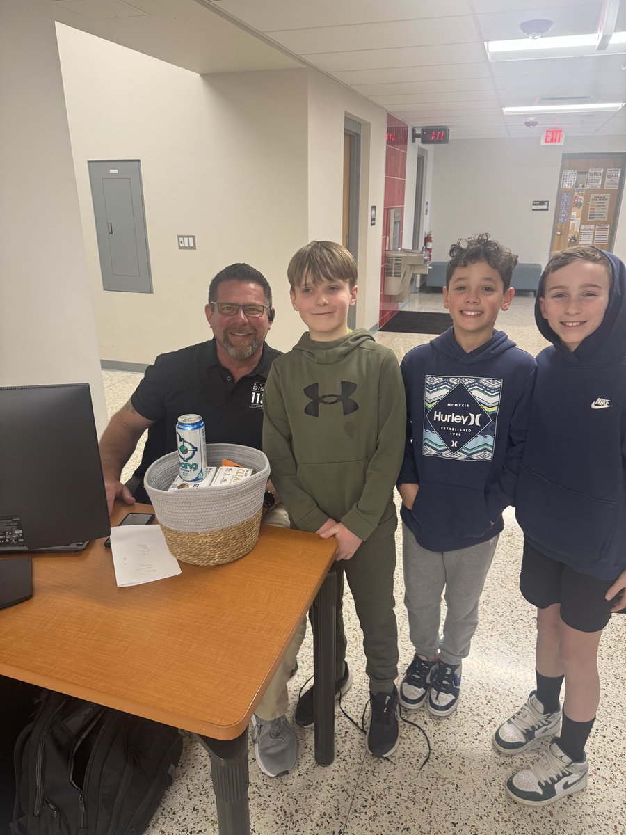 4MissBrothers's tweet photo. I’ve got a warm teacher heart! These students have enjoyed building a relationship with our security guard, Todd and wanted to show some appreciation! They put together a basket of some of his favorite things ❤️ #centralcards #sd113a https://t.co/OsF7mU1J8L