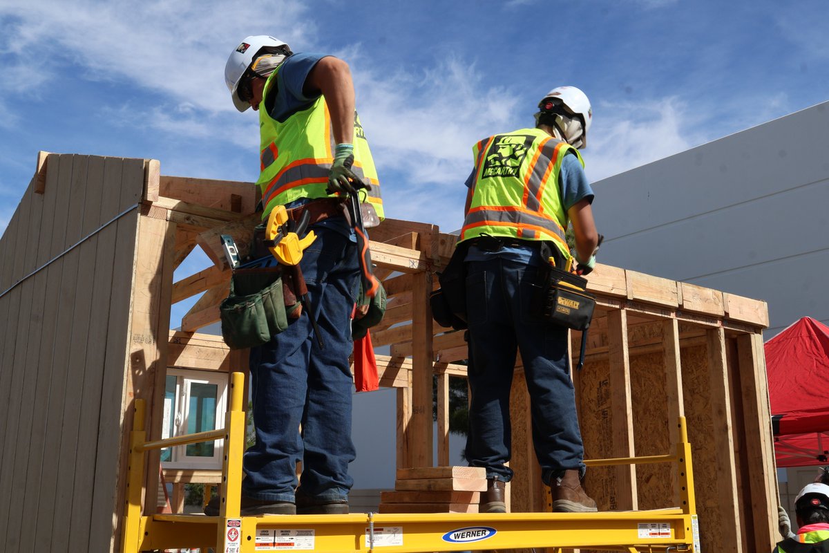 ClarkCountySch's tweet image. Ending #CTEMonth by putting our future workforce to the test! 

High school students from across the District participated in the Western States Regional Council of Carpenters and the Construction Industry Education Foundation (CIEF) construction competition! This competition put