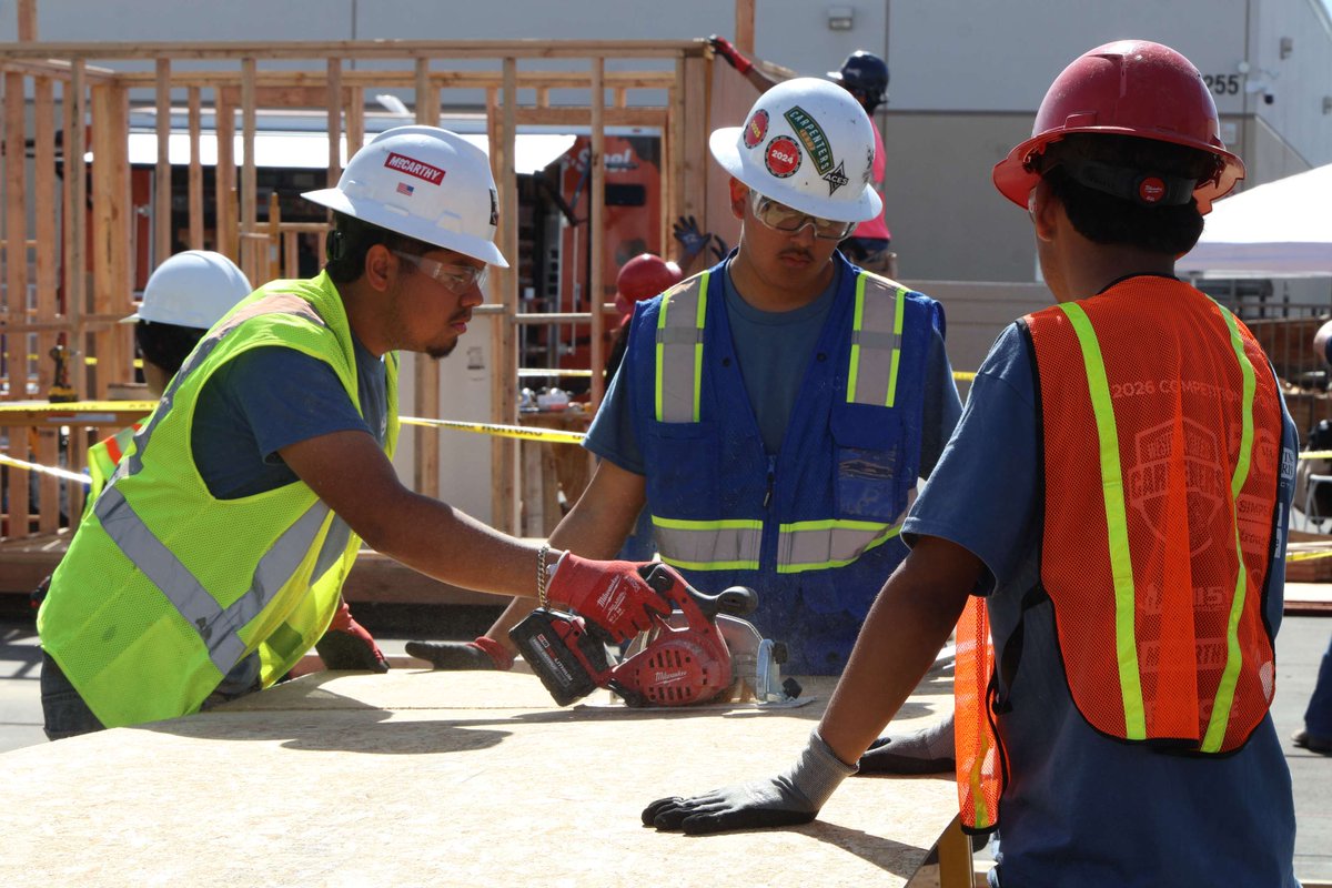 ClarkCountySch's tweet image. Ending #CTEMonth by putting our future workforce to the test! 

High school students from across the District participated in the Western States Regional Council of Carpenters and the Construction Industry Education Foundation (CIEF) construction competition! This competition put