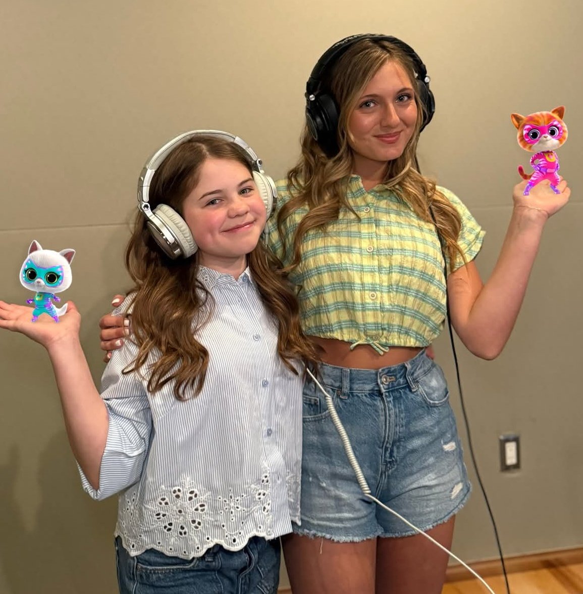 AydenElijah_'s tweet photo. @DisneyJr Cast of @DisneyJr animation #SuperKitties #PyperBraun as #Bitsy & #EmmaBerman as Ginny! 💫💙🎞🎙 https://t.co/FVvdj4Dfqm