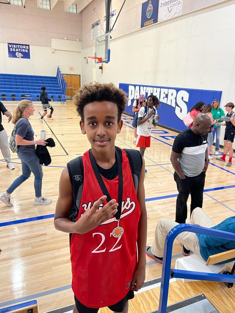 Olathe East Boys Basketball 🏀 tweet media