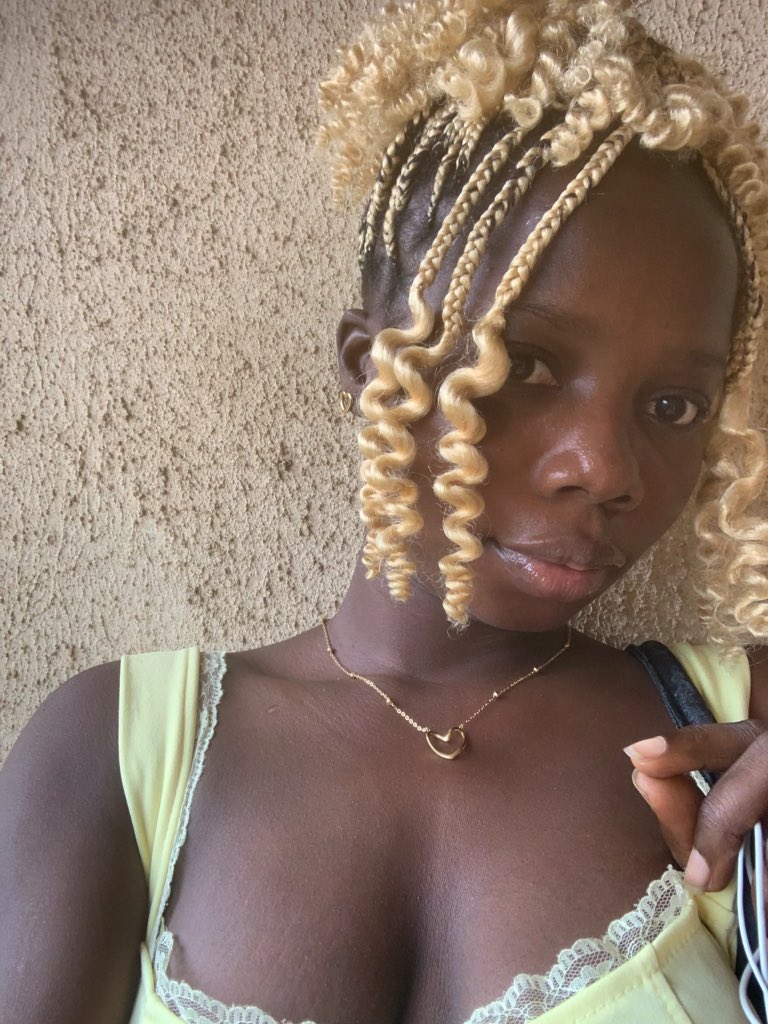 A very ugly hungry single mother see your life outside you Dey di3 30k for aza no level os no pay again na to create fake brand remain oloshi