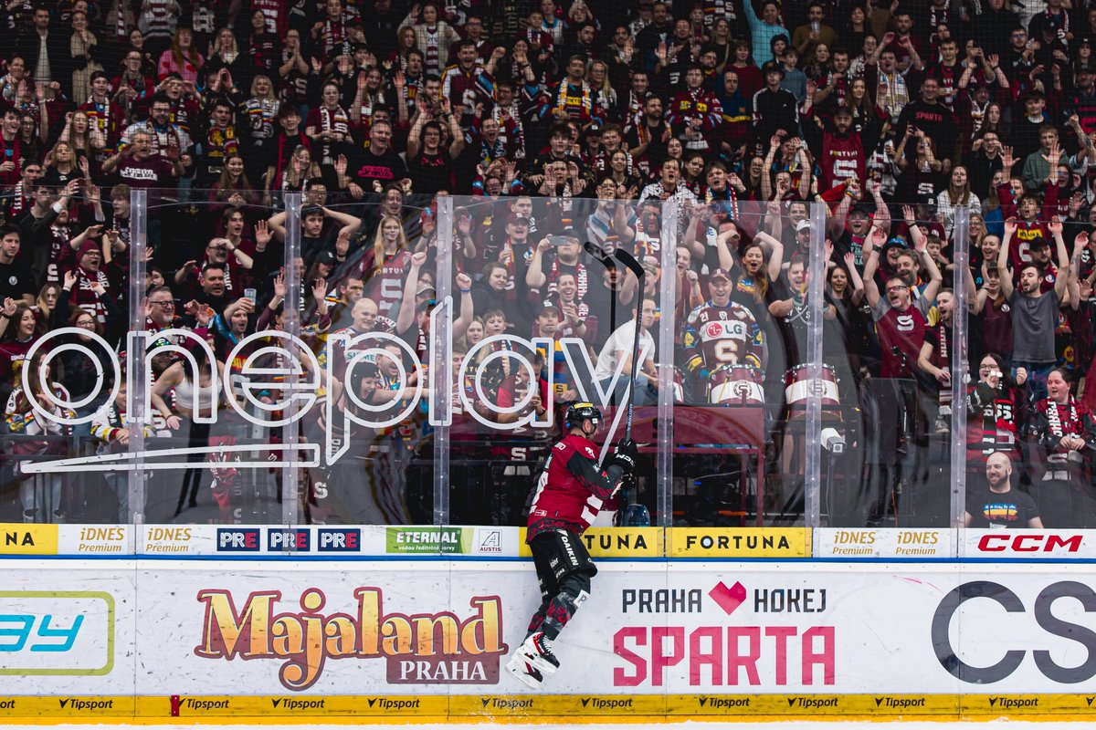 HCSpartaPraha's tweet photo. Střelec - bavič - rodič - hasič
Michal Řepík. ❤️ https://t.co/fXlONMpW5b