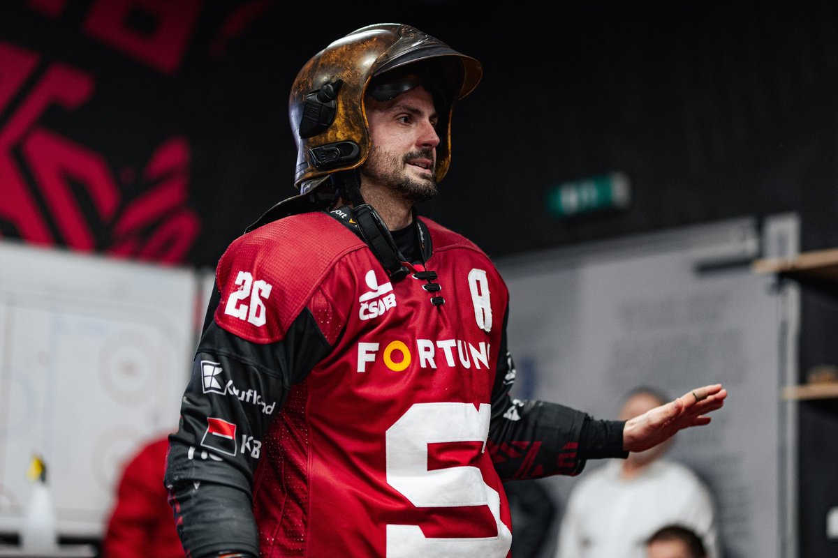 HCSpartaPraha's tweet photo. Střelec - bavič - rodič - hasič
Michal Řepík. ❤️ https://t.co/fXlONMpW5b