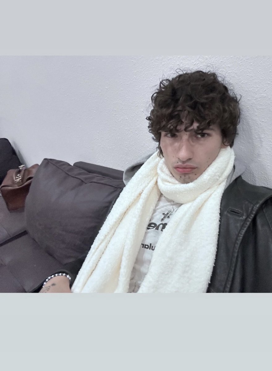 imscaredoftheworld tweet media