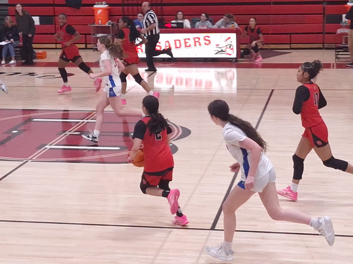 CJSportsRadio's tweet image. AFTER 1: @BBcrusaderball leads #Dayton 19-2.  @PeytanPugh leads the Crusaders with 18.  Updates here, postgame later at cjsportsradio.com presented by @PlexatMetuchen!