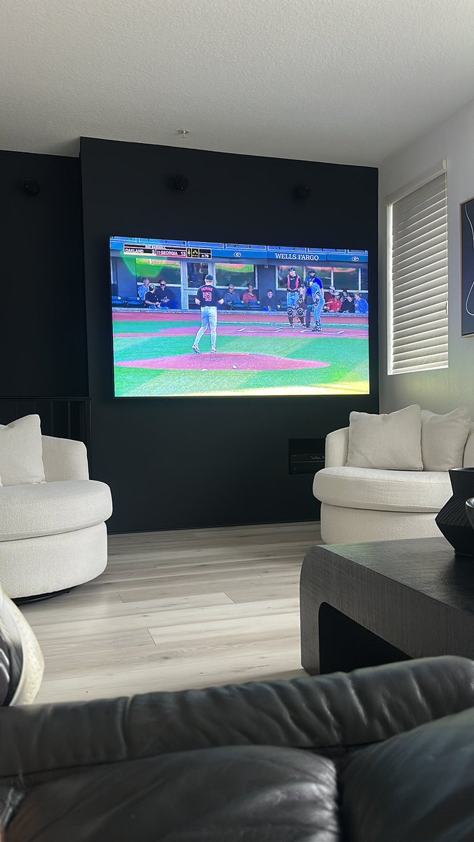 New setup for <a href="/BaseballUGA/">Georgia Baseball</a> and just in time for March madness GO DAWGS <a href="/jeffdantzlertv/">Jeff Dantzler</a> <a href="/djohnstonuga/">David Johnston</a>