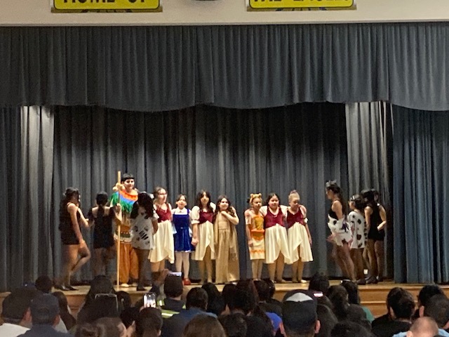 PedroGarciaPG13's tweet photo. Mt. Vernon ELP students delivered a breathtaking performance, captivating the audience as they celebrated with praised! #TeamBCSD https://t.co/mUMWJPU1vo