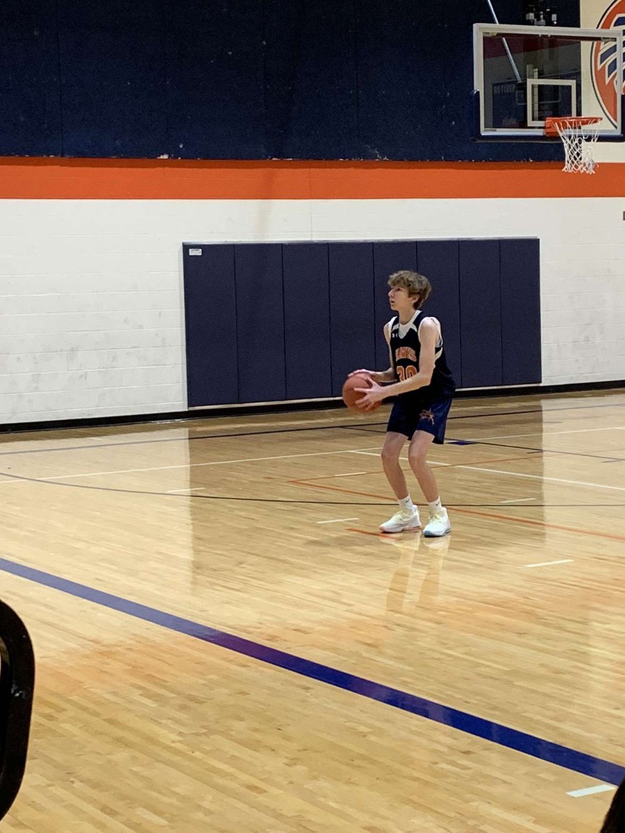 Olathe East Boys Basketball 🏀 tweet media