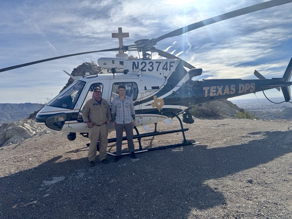 NCTCKent's tweet image. I just spent several days forward-deployed at the southern border with our NCTC team, interagency partners, and Mexican partners.

This team works 24/7/365 to dismantle narco-terrorism threats before they reach our homeland. 

Thanks to @POTUS and @DNIGabbard’s strong