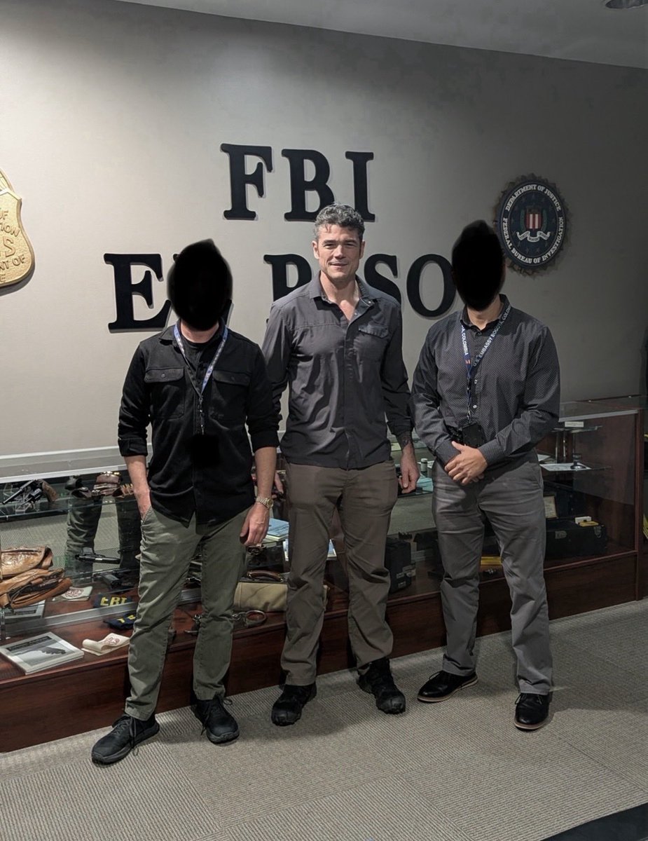 NCTCKent's tweet image. I just spent several days forward-deployed at the southern border with our NCTC team, interagency partners, and Mexican partners.

This team works 24/7/365 to dismantle narco-terrorism threats before they reach our homeland. 

Thanks to @POTUS and @DNIGabbard’s strong