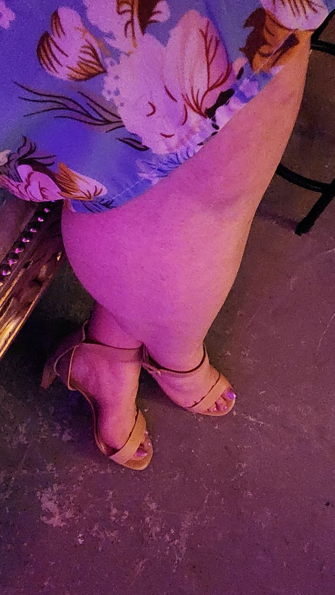 FancyFootedWoman tweet media