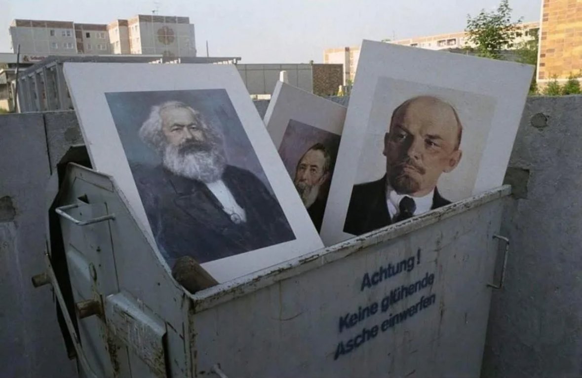 Looking Back In Time tweet media