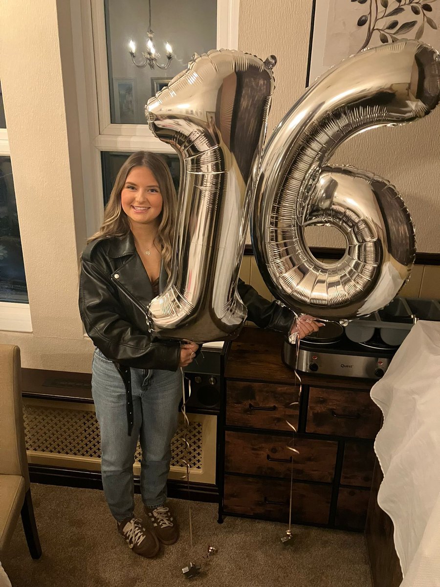 ArgenRyan's tweet photo. Where has this time gone. My blade mate. Happy 16th my most beautiful girl.  Love ya xx https://t.co/1V3kfpAxfG