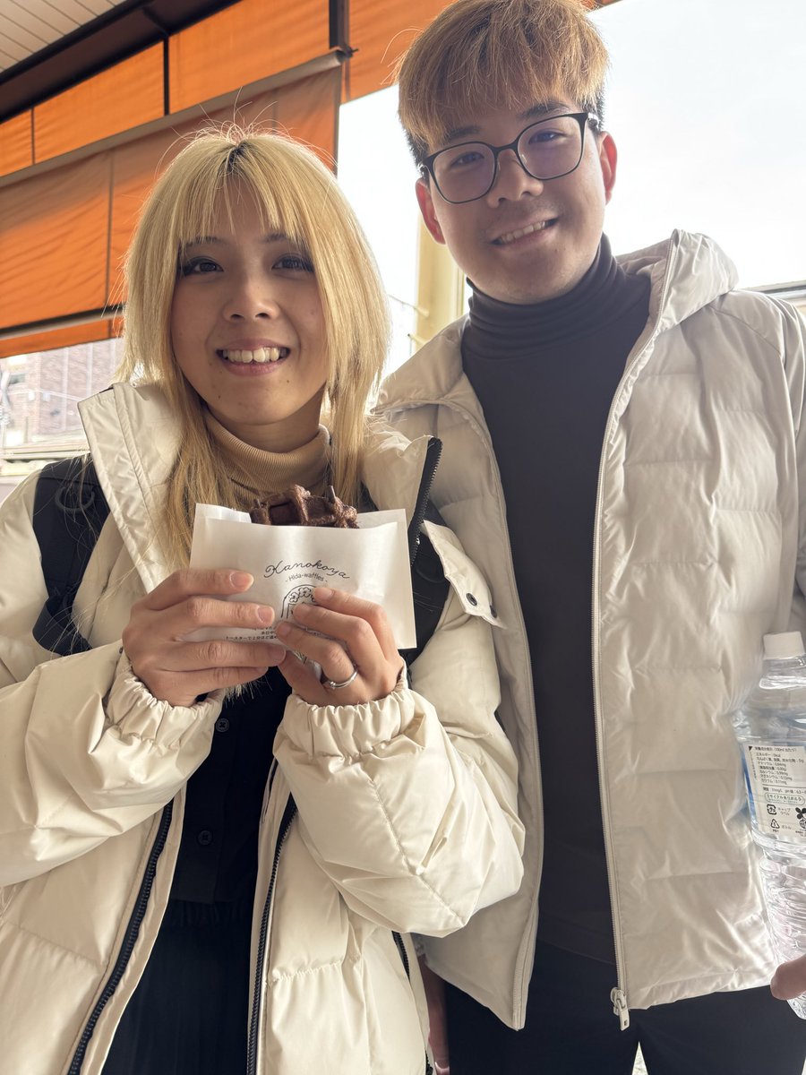 HitsFM765's tweet photo. オハヨードヨービ🐓

サヨナラ2月いよいよ明日から3月☘️
5.5度の暖かい朝ですね⛅️

#hitsfm765
#hitsweekendshow
#都竹悦子

馬場町のワッフル店カノコヤ（本店飛騨古川）さんを取材しました✨12時10分
#talkayama はチリ🇨🇱とイギリス台湾🇹🇼🇬🇧

13時までよろしくおねがいします🤲 https://t.co/3knxZJhUra