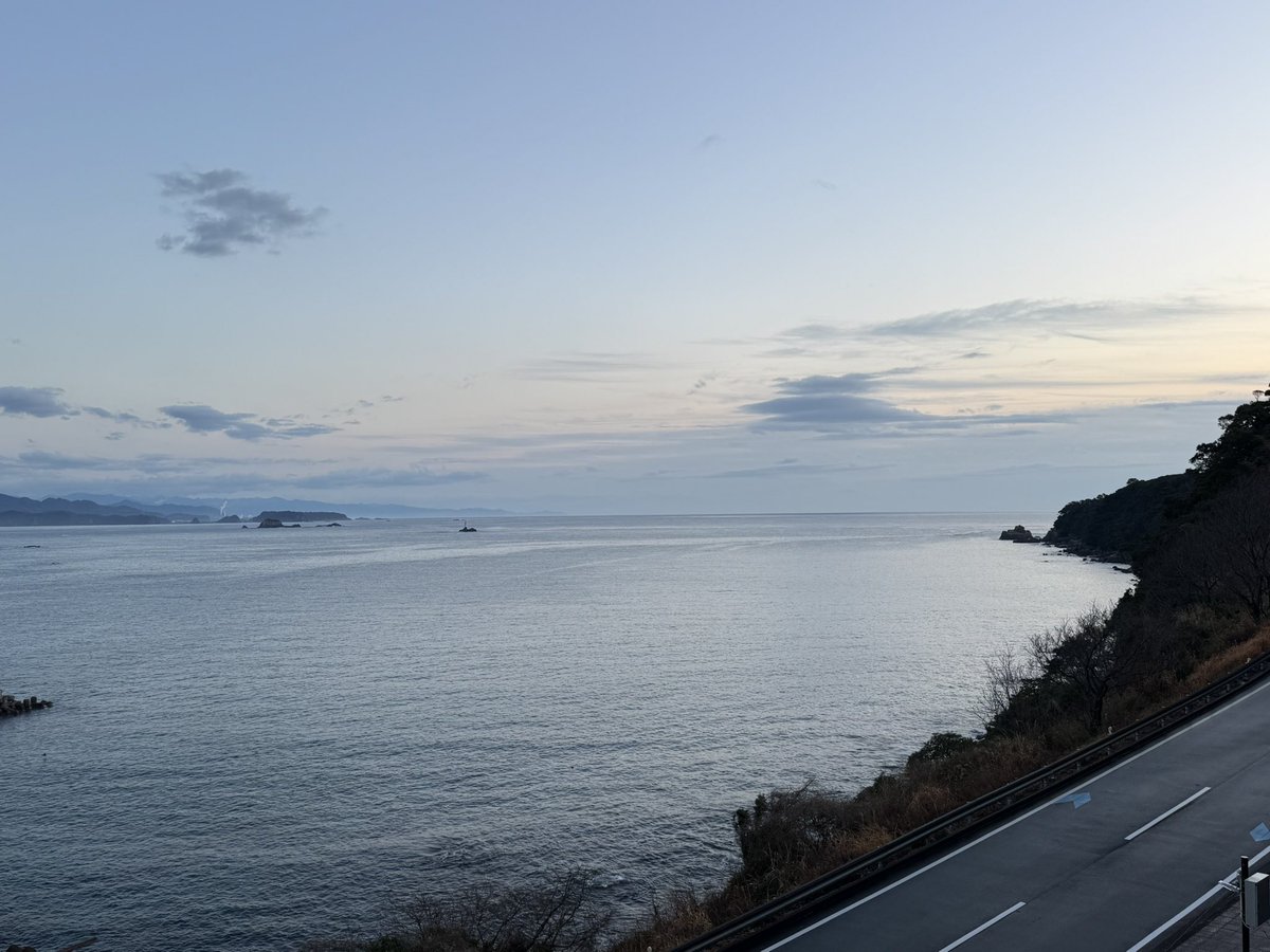 KunitoSeko's tweet photo. On the last day of dolphin hunting, the hunters did not gather at harbor on Saturday, so it ended at peaceful Blue Cove.

Thank you so much.
Kunito Seko

#和歌山 
#太地
#Taiji
#太地くじらの博物館 
#太地くじら浜海水浴場 
#太地いさな組合 
#太地漁業協同組合 
#イルカ追い込み猟廃止を https://t.co/Zr0XnhFwkx