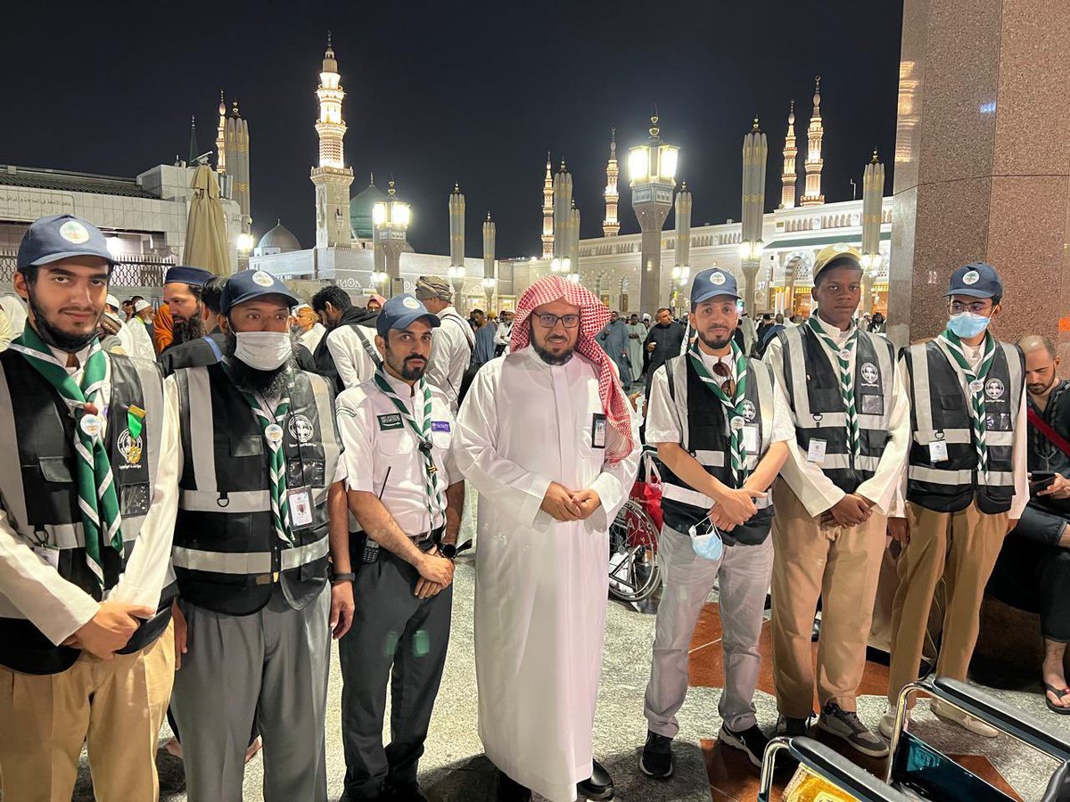 مدير عام التعليم بمنطقة #المدينة_المنورة ناصر العبدالكريم  يتفقد أعمال الفرق الكشفية التطوعية المشاركة في خدمة زوار #المسجد_النبوي و #مسجد_قباء ..