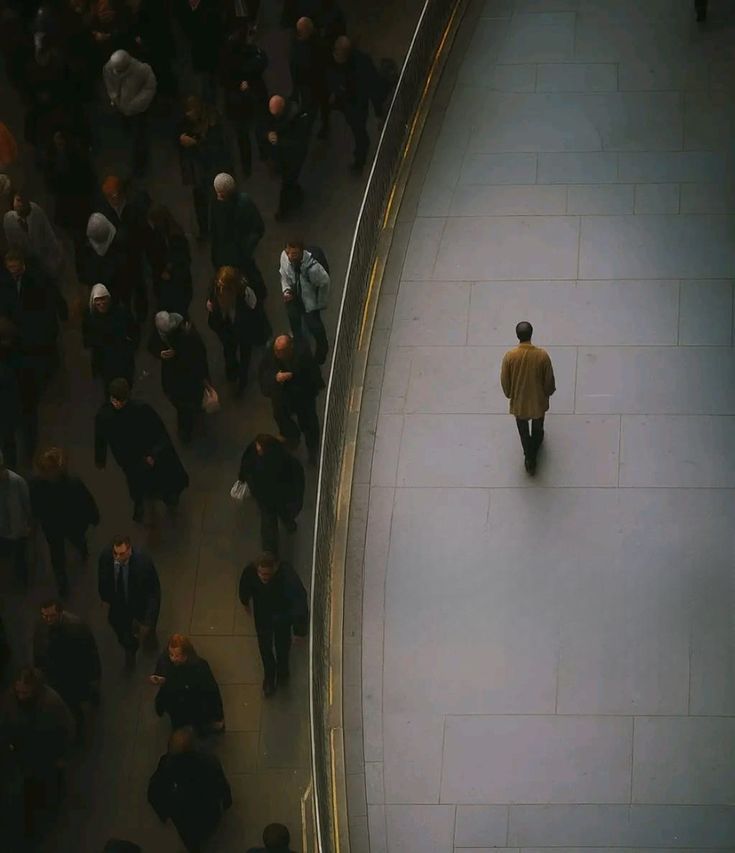 الخروج من القطيع مغامرة لن يقوم بها الجبناء!!