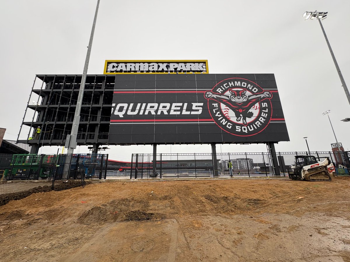 UberDisplays tweet media