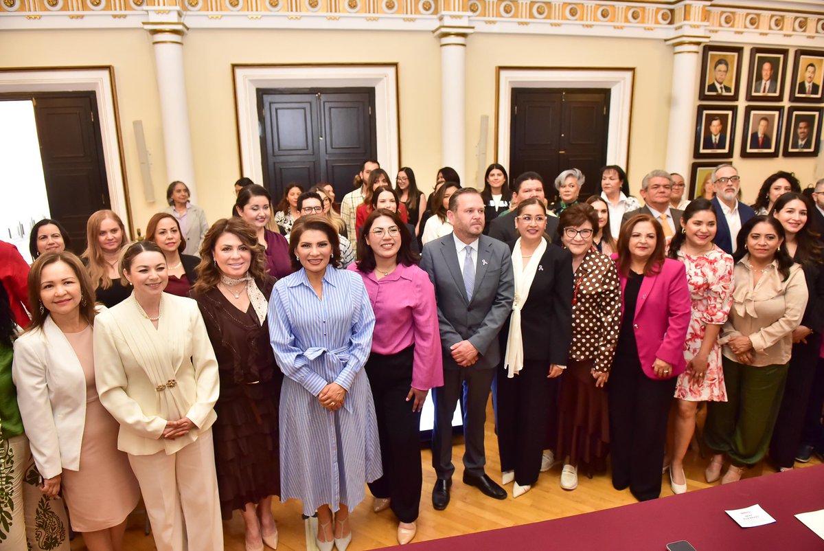 LoreniaValles_'s tweet photo. ¡Sin mujeres, no hay democracia! 💟

Hoy acompañé la toma de protesta de la presidencia del Observatorio de Participación Política de las Mujeres para 2026; la cual será encabezada por el presidente del @IEESonora, consejero Nery Ruiz Arvizu (@neryruiz), y la consejera Alma Lorena Alonso Valdivia (@almaalonso19) como secretaría técnica.

Mi reconocimiento a la titular de la @SeMujeresSon, Sheila Hernández Alcaraz (@AlcarazSheila), por su compromiso al frente del Observatorio durante 2025.

En el @senadomexicano tienen una aliada para seguir construyendo una agenda en pro de los derechos políticos de las mujeres y de la igualdad sustantiva.