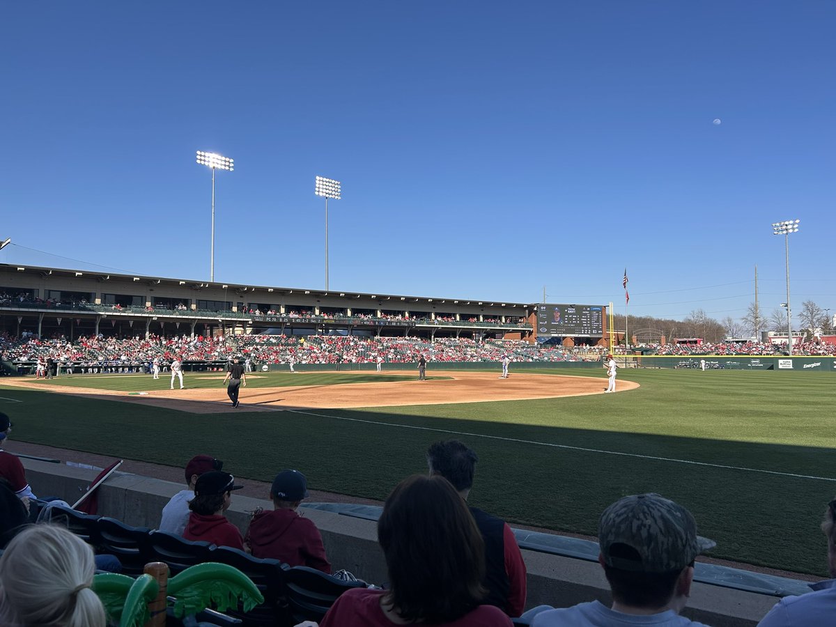 RugsWX's tweet photo. Well…at least it’s a nice day for baseball!! #WPS #FeelsLike2016 https://t.co/57TmAx71Mb