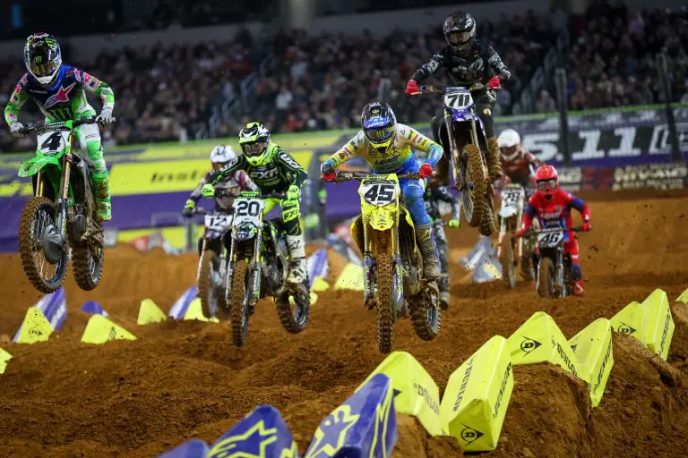 MakitaTools's tweet image. Another race is another chance for @pmg.racing to hit the podium like the champions they are! Get on out to see some @supercross at the historic @daytona International Speedway!  Makita is right there next to PMG with tools and support! 

#makitausa #makitatools #pmg.racing