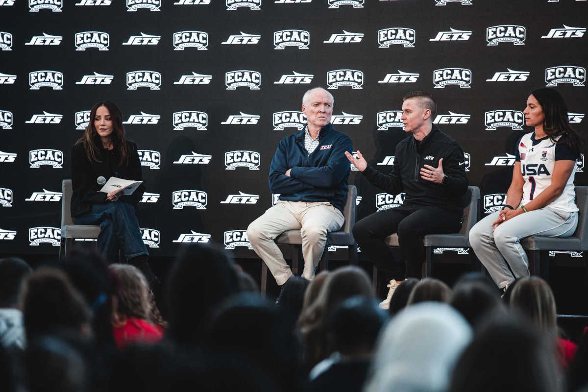Continuing to grow the game.
Today, we introduced 15 teams at our first-ever @ECACSports Women’s Flag Football Media Day at @MetLifeStadium!