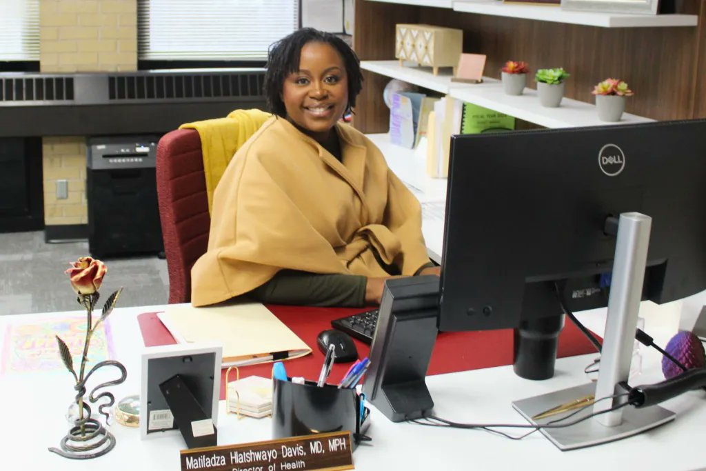 StLouisAmerican's tweet photo. 'Dr. Mati Hlatshwayo Davis joins Missouri Foundation for Health as Executive Vice President and Chief Strategy Officer'

🖋 St. Louis American staff
📸 Photo courtesy of Dr. Mati Hlatshwayo Davis' Office

#stlamerican #stlnews #stlouis #HealthEquity #PublicHealth #Missouri #MFH 
https://t.co/fILWhvxMAn