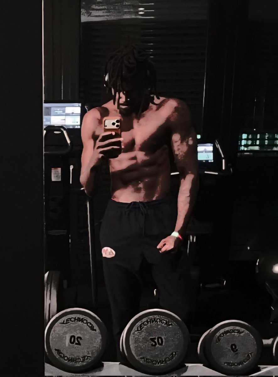 𝐘𝐨𝐮𝐧𝐠 𝐎𝐆 tweet media