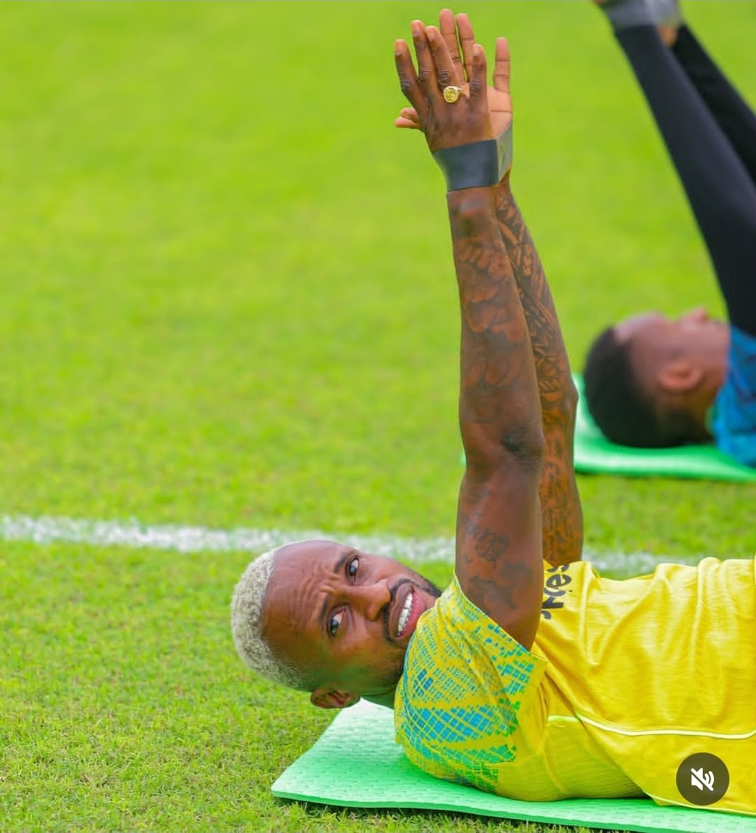 Sema Cameraman wa Yanga Anazinyoosha sana Picha wazee