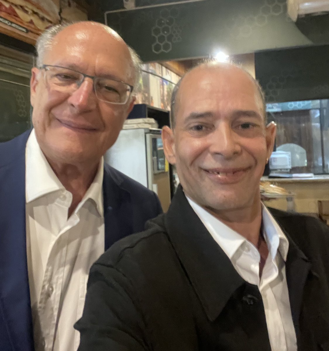 Hoje tive a honra de encontrar o Vice-Presidente da República, Dr. <a href="/geraldoalckmin/">Geraldo Alckmin 🇧🇷</a> Sempre um privilégio ouvi-lo e aprender mais sobre o nosso País.