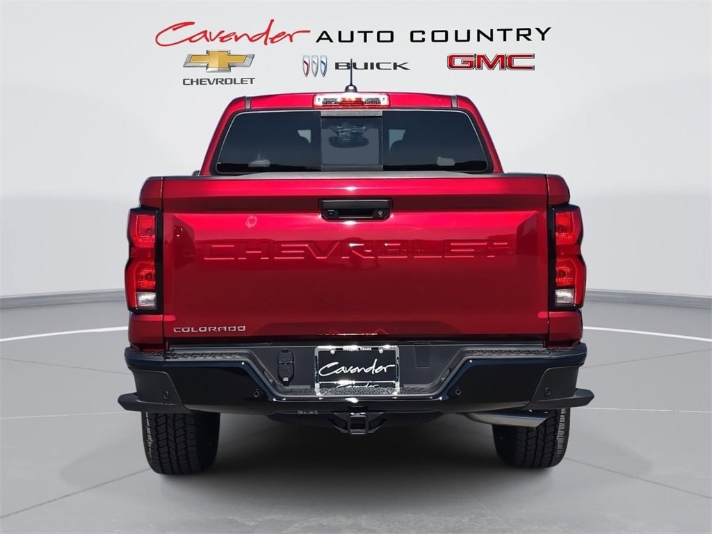 CavenderCBG's tweet photo. Whether towing gear or navigating rugged terrain, the 2025 Chevrolet Colorado proves itself a midsize truck with strength, comfort, and everyday usability. Let us help find your Colorado: https://t.co/uGioFqXlsH https://t.co/0m16JzF6iL
