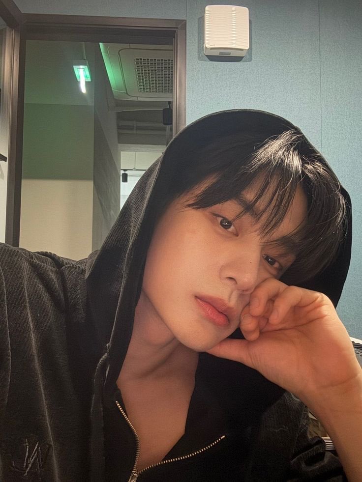 Goodbye, tweet media