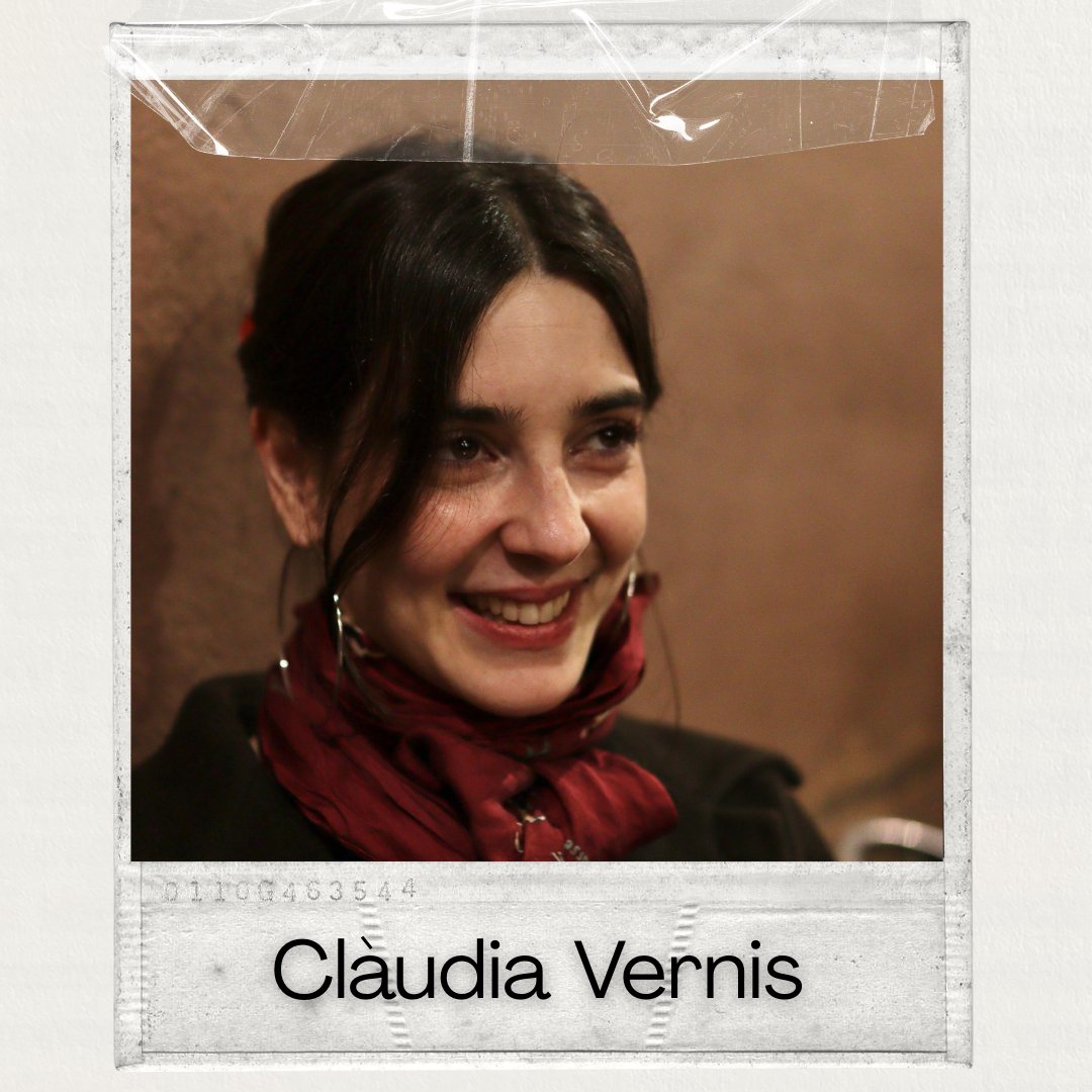 donaenpla's tweet photo. Clàudia Vernis és directora i guionista de Reus. 🎬
El 2020 s’estrena amb el curtmetratge, Sense Postre, a l’AFI Fest. Els seus treballs més recents, com L’alliberament dels dits (2025), han comptat amb el suport de l’ICEC i l’ICAA i s’han estrenat en grans festivals. https://t.co/Ge75GwxPQT