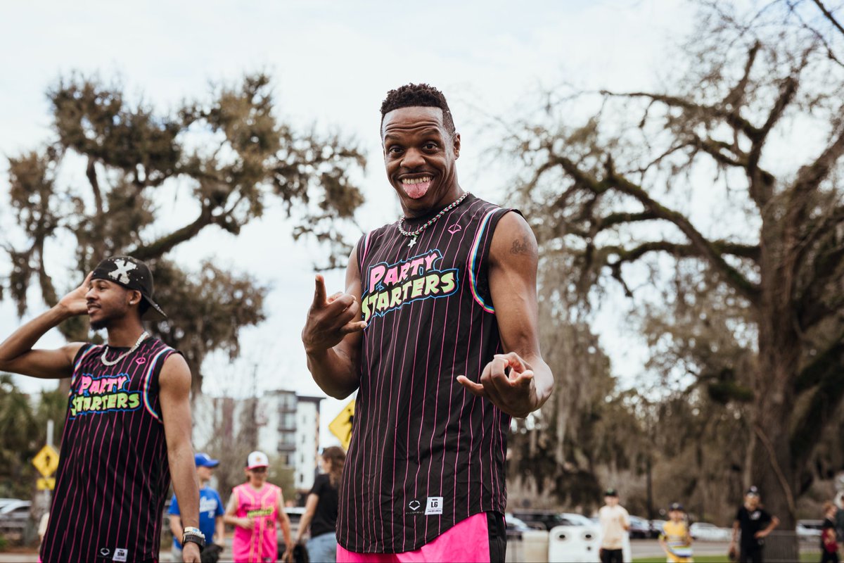 Ready for day two of 𝘽𝙖𝙣𝙖𝙣𝙖 𝘽𝙖𝙡𝙡 ⚾️

Tonight, the Party Animals take on the Indianapolis Clowns!

#GoNoles