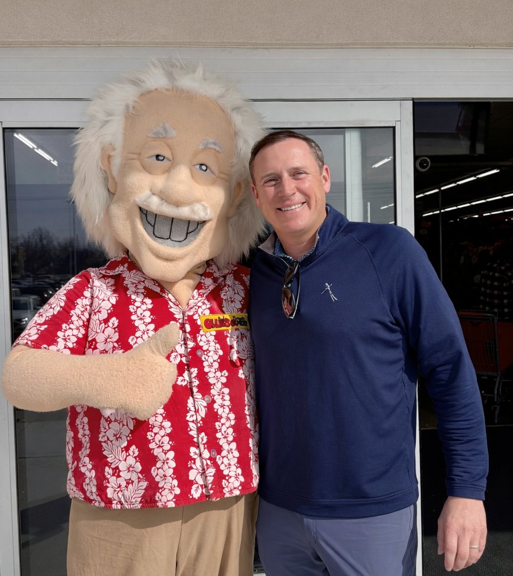 PaineAssociates's tweet photo. Congrats @OlliesOutlet on their 2nd store #NowOpen in Tulsa @ 21st &amp; Yale! Matthew Mardis &amp; Ollie have become good friends opening multiple locations in OK-Midtown being their milestone 20th store bringing real brands @ real bargains! #ImagineThat 
#goodstuffcheap #tulsa #retail https://t.co/4tT4tao06N