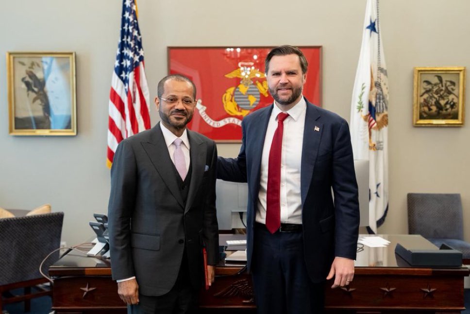 🚨🚨

وزير الخارجية العماني مع نائب الرئيس الأمريكي في واشنطن، ويبحثان المفاوضات الأمريكية‑الإيرانية التي جرت في جنيف.
 #شارع_الأعشى #تهران #Iran