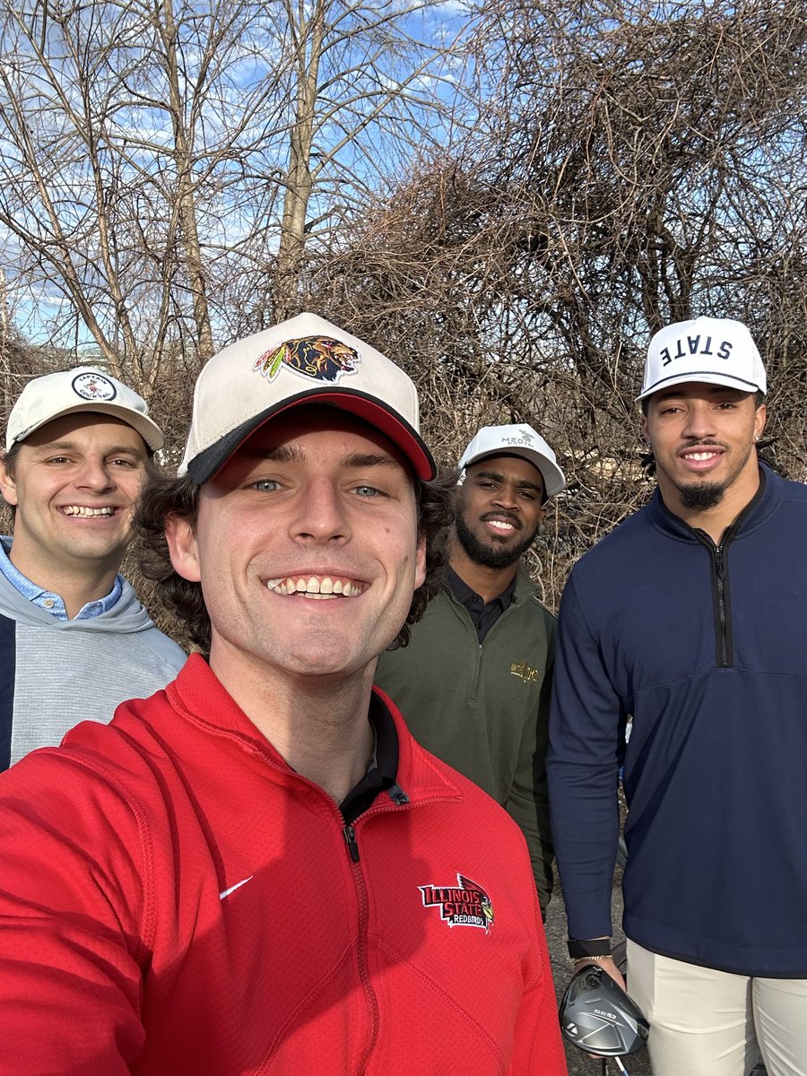 JAYChi_Bears's tweet photo. Off-season golf with @josh_blackwell, @DylanRoskin, &amp; Daniel Hardy 🏌🏼‍♂️ https://t.co/8ws2Wd1TQW