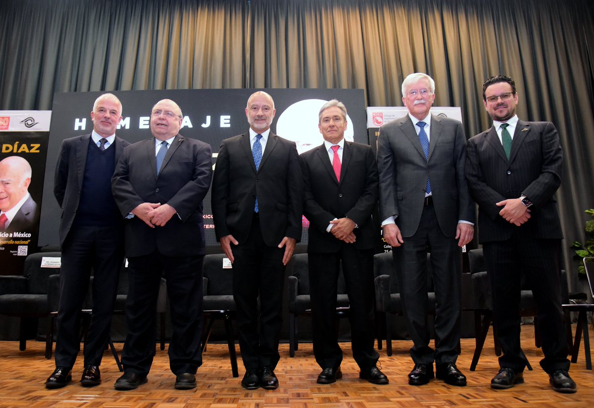 Homenaje al Ing. Daniel Díaz Díaz, una de las figuras más influyentes de la ingeniería mexicana y del servicio público en nuestro país.