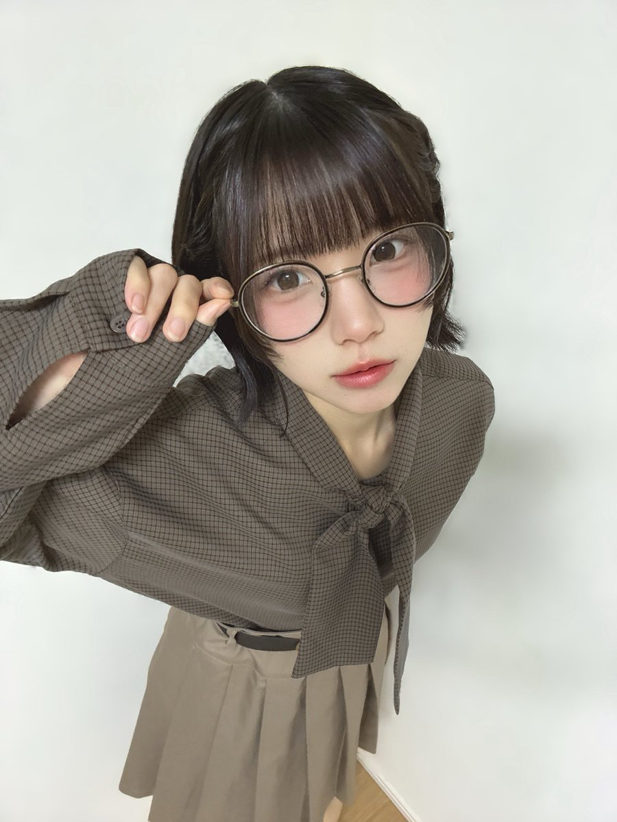 mahir0_3's tweet photo. メガネ女子って好き？ https://t.co/ZJv1l8zcq3