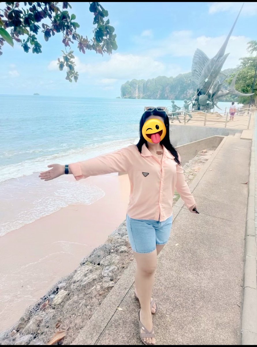 DaySandy888's tweet photo. #วิวสวยแค่ไหน ก็ยังแพ้สายตาFC🏝️🌊🏖️
เปิดแขนรับลม #แต่เปิดใจรับFCอยู่นะ😘 https://t.co/0AE9nJqb28