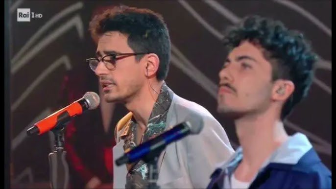 sereautunnali's tweet photo. Fulminacci nella serata dei duetti conosce solo la parola SERVIRE #Sanremo2026 https://t.co/a9tlG1uqCt