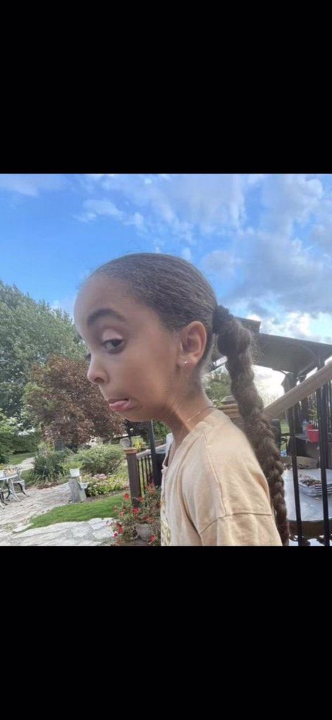 So I just got back from a friend's traditional wedding after spending 2 days with him and his family preparing for the main event today. Just for me to realize that he's getting married to a SINGLE MOTHER of two 🤦I just said to myself "this useless muafucker just killed himself"