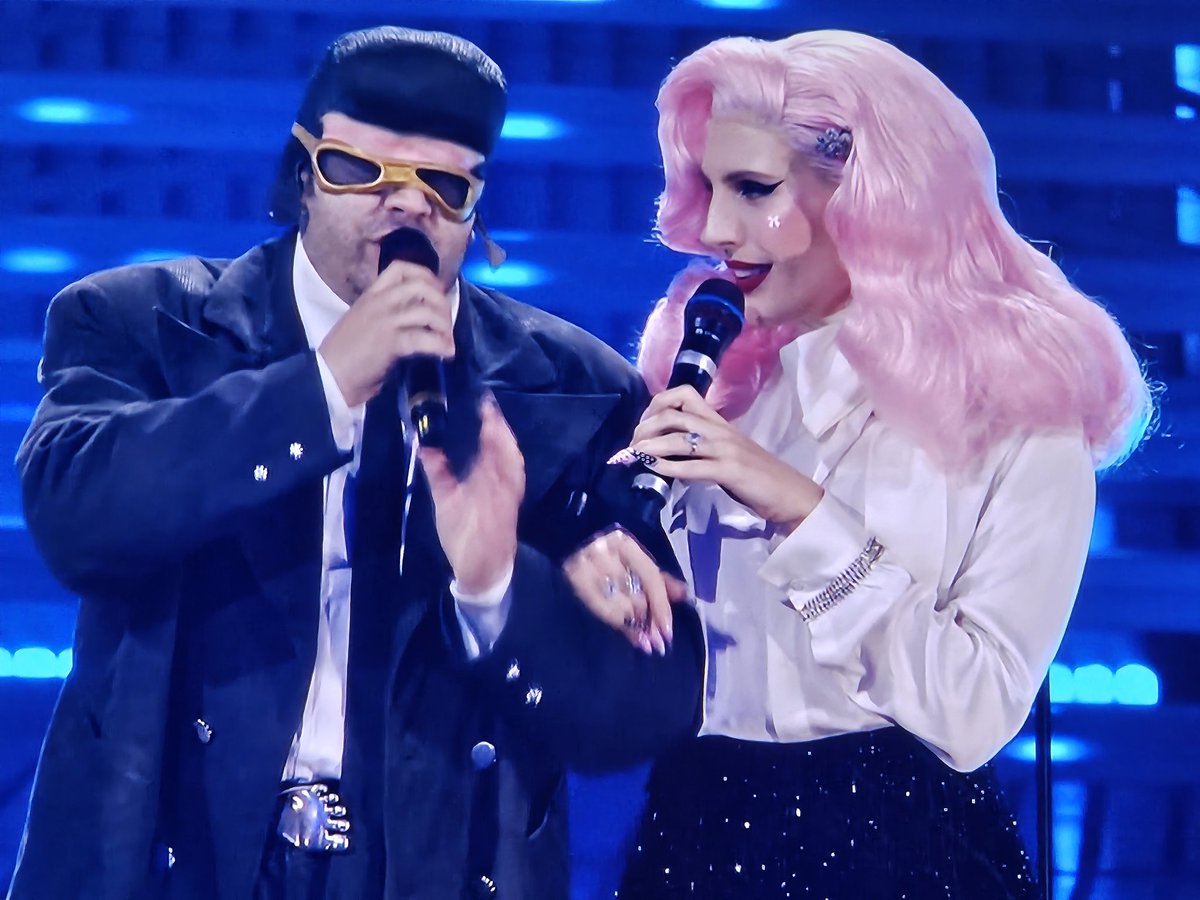 contechristino's tweet photo. Dirò ai miei figli che questi sono Gerry Scotti e Lady Gaga #Sanremo2026 https://t.co/LS7dRdzsfj
